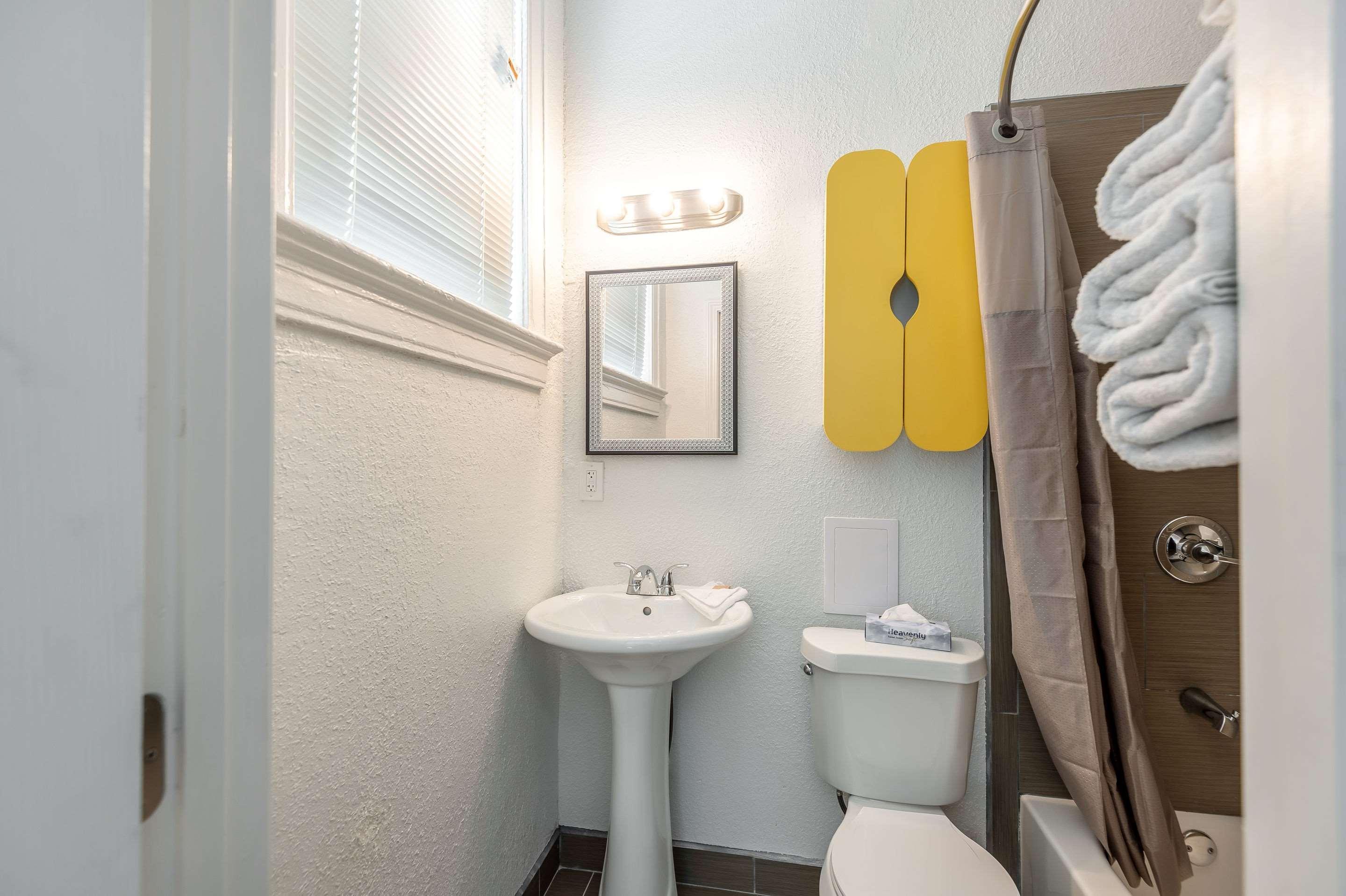 Quality Inn & Suites Kansas City Downtown Экстерьер фото
