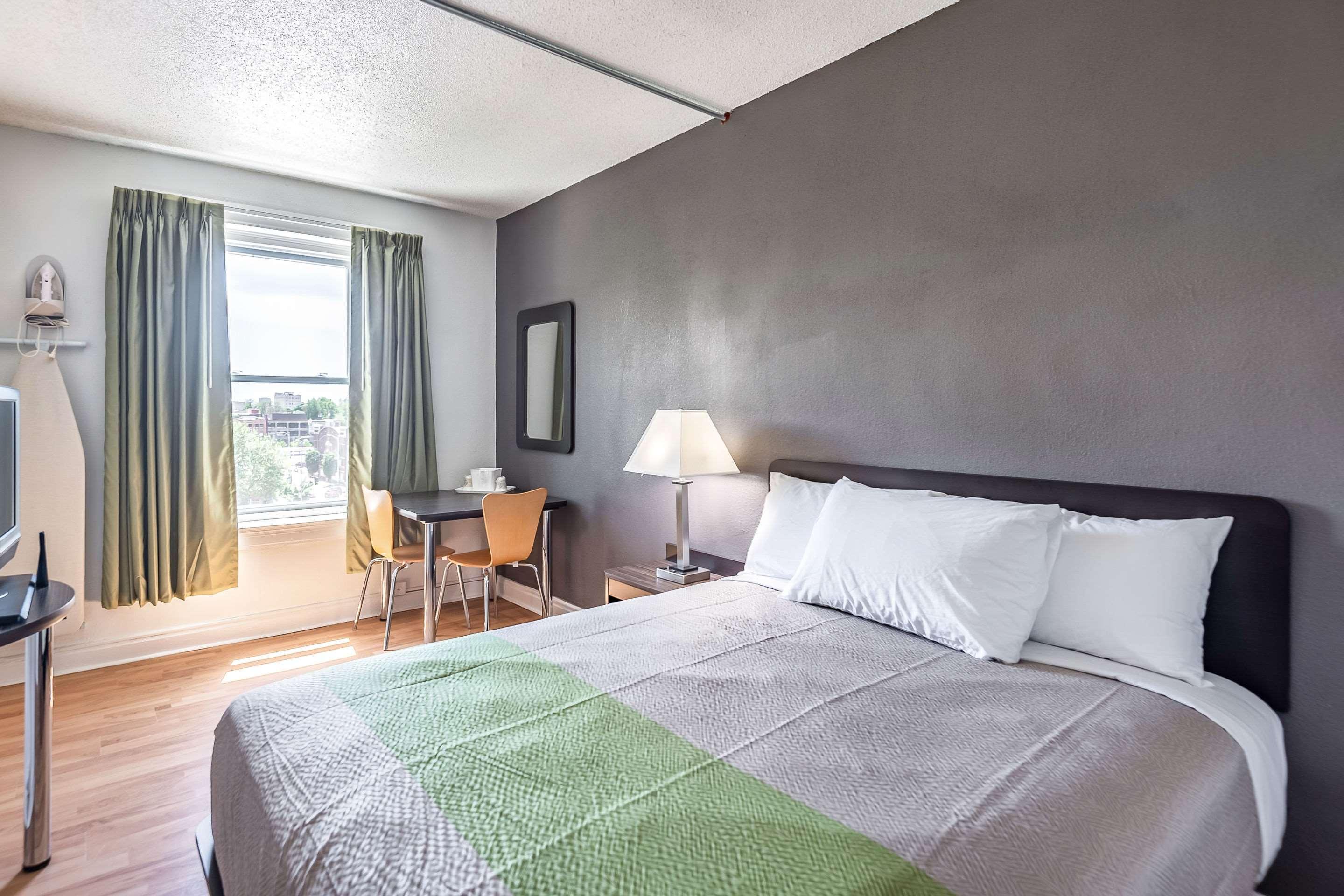 Quality Inn & Suites Kansas City Downtown Экстерьер фото