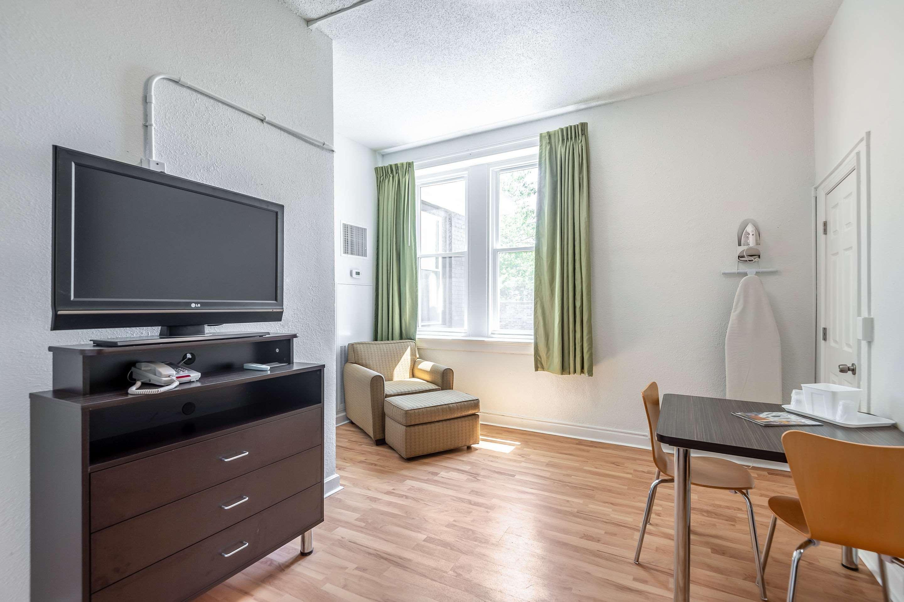 Quality Inn & Suites Kansas City Downtown Экстерьер фото