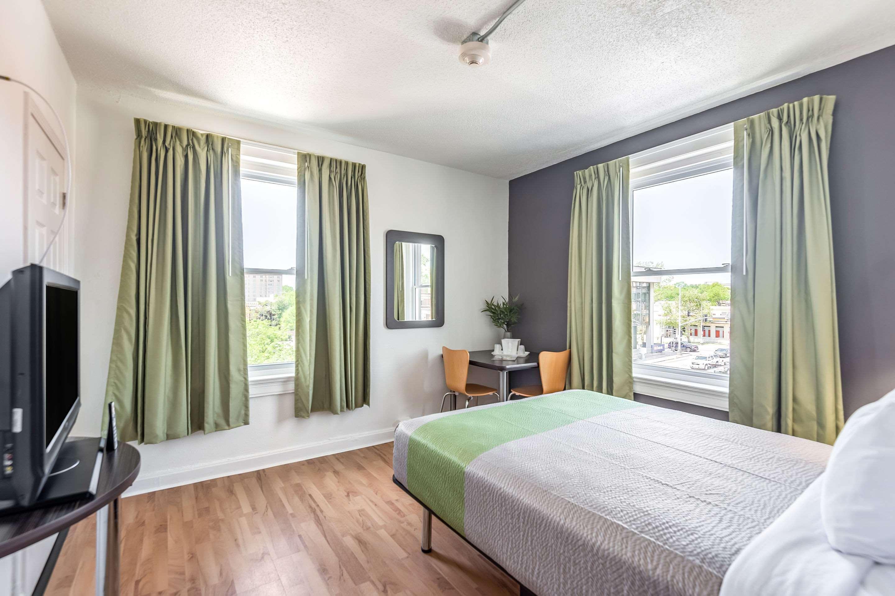 Quality Inn & Suites Kansas City Downtown Экстерьер фото