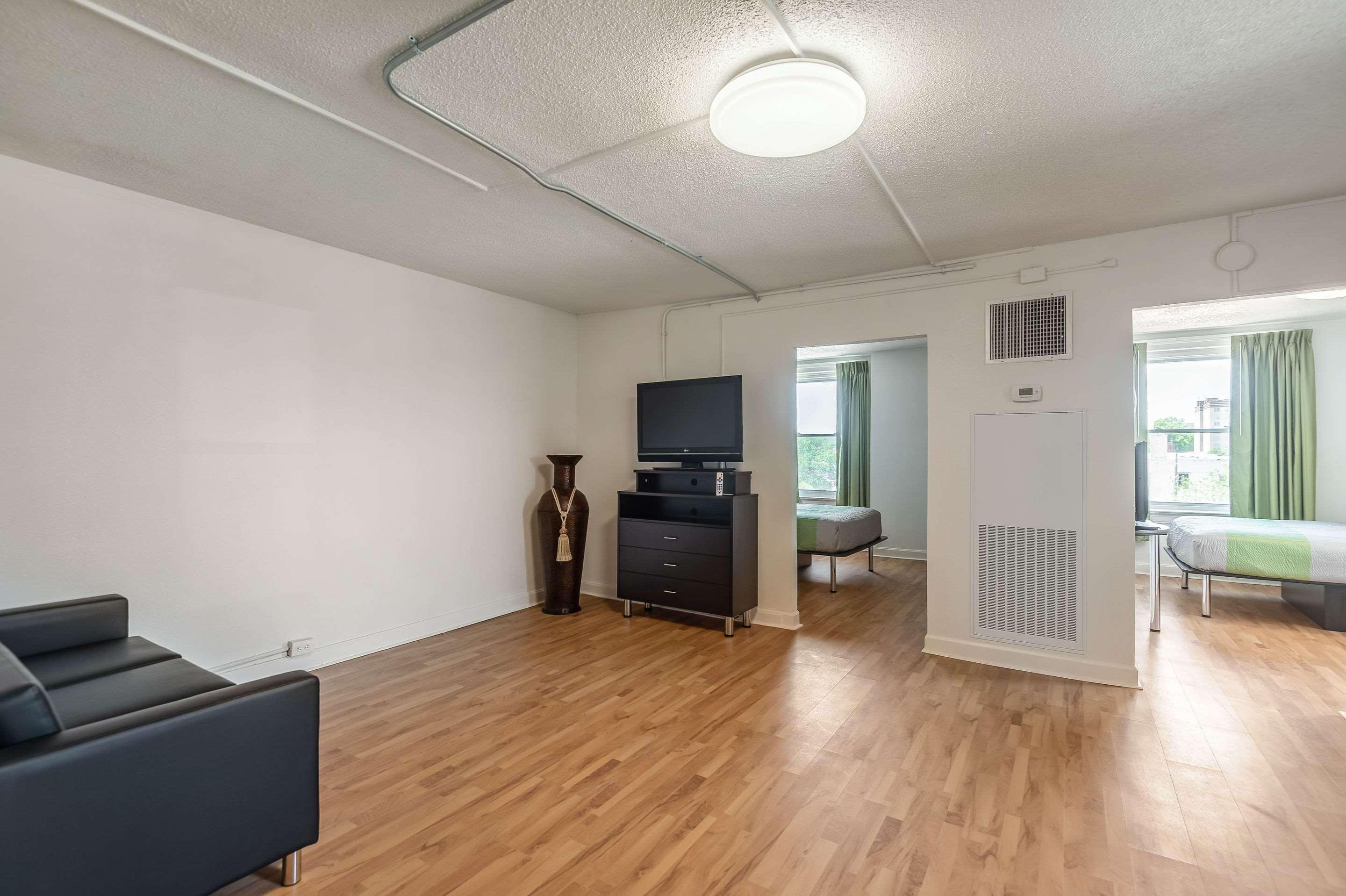 Quality Inn & Suites Kansas City Downtown Экстерьер фото