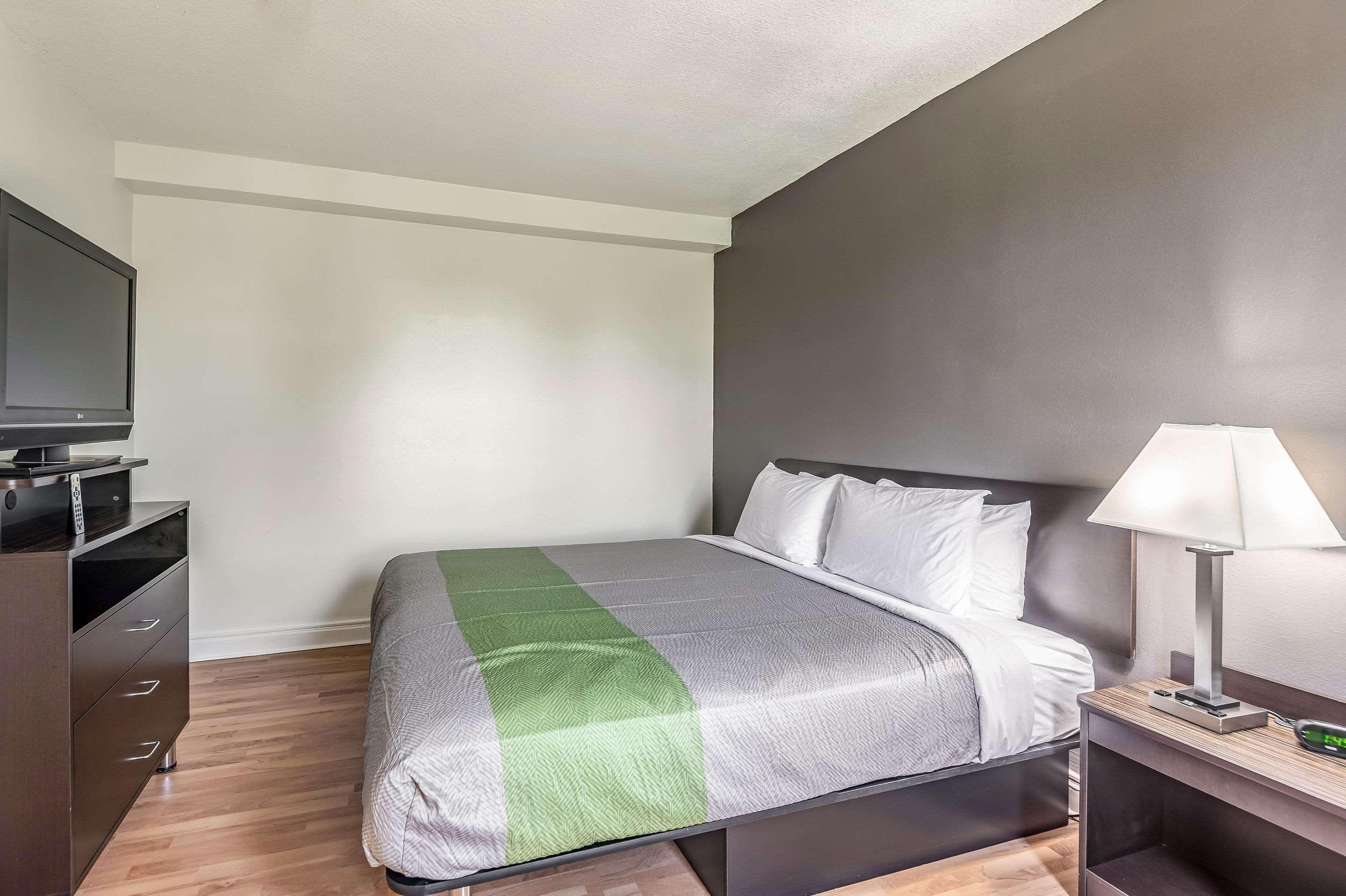Quality Inn & Suites Kansas City Downtown Экстерьер фото